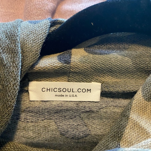 ChicSoul light weight shirt, smoke free home, camouflage - Picture 2 of 2